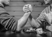 Cp7Skx.arm-wrestling-567950-640